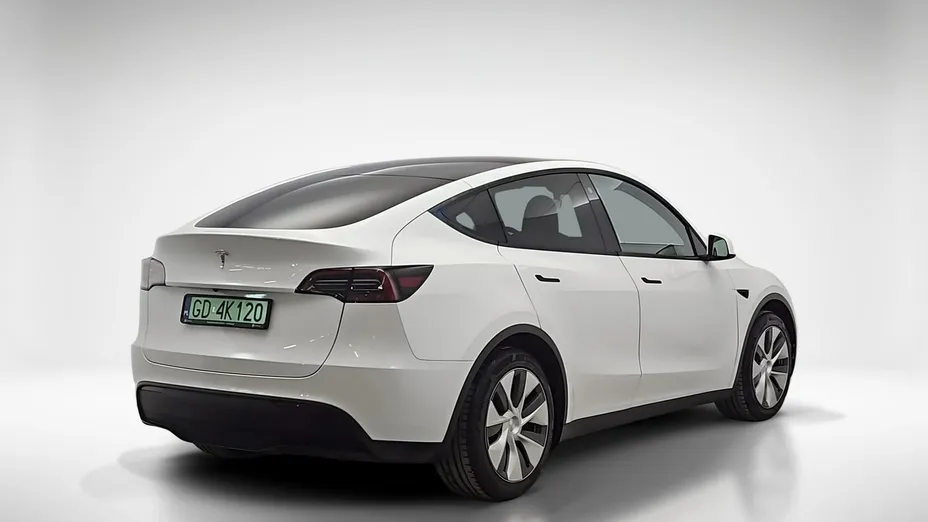 TESLA Model Y -