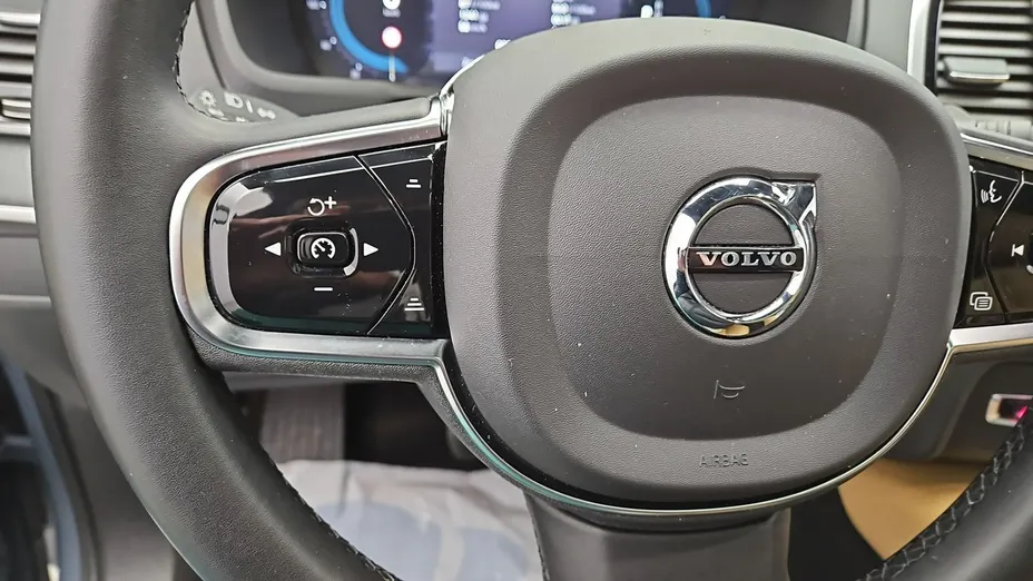 VOLVO XC90 -