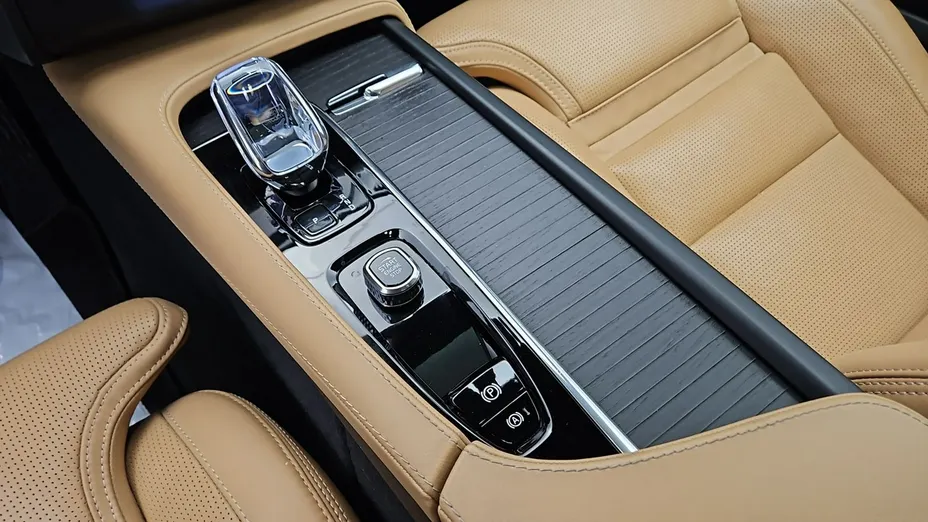 VOLVO XC90 -