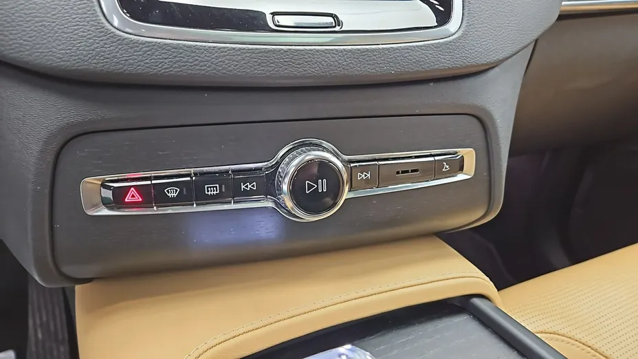 VOLVO XC90 -