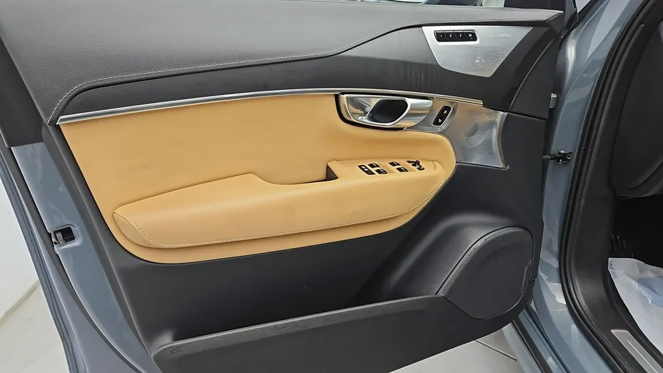VOLVO XC90 -