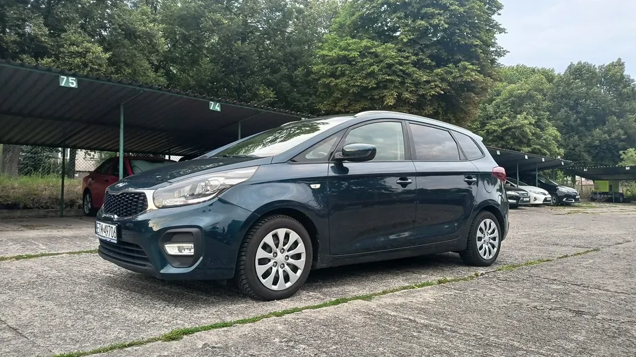 KIA Carens -