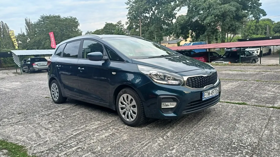 KIA Carens -