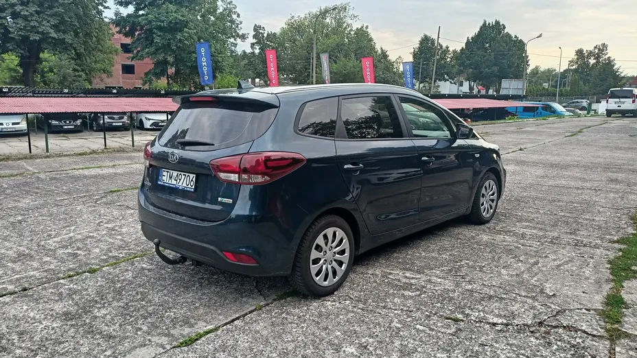 KIA Carens -