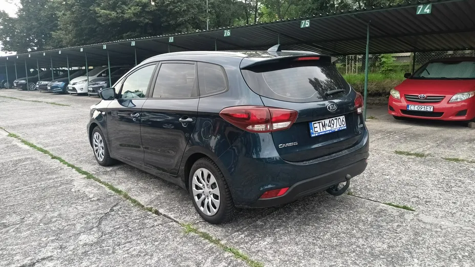 KIA Carens -
