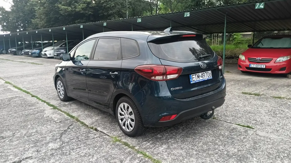 KIA Carens -