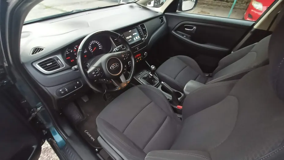 KIA Carens -