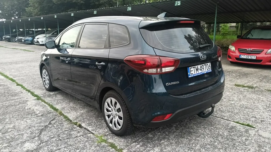 KIA Carens -