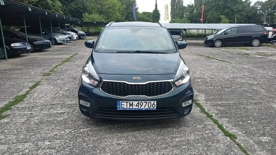 KIA Carens -