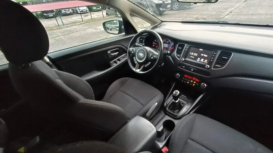 KIA Carens -
