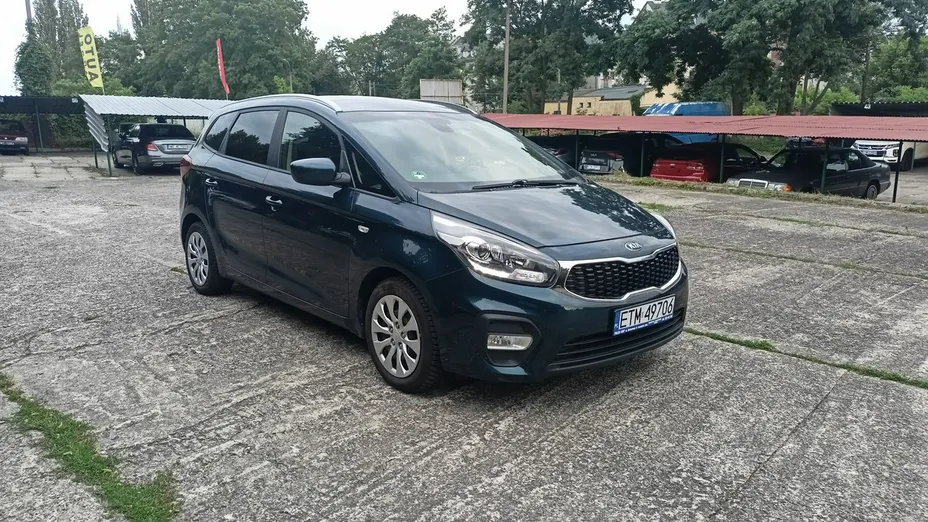 KIA Carens -