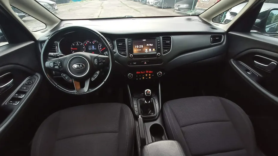 KIA Carens -