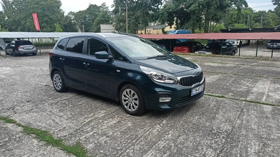 KIA Carens -