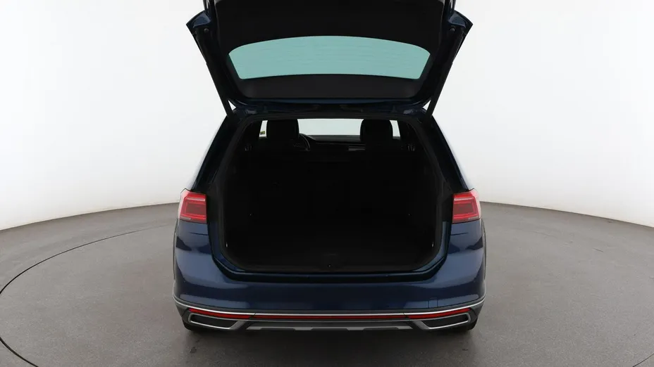 VOLKSWAGEN Passat -