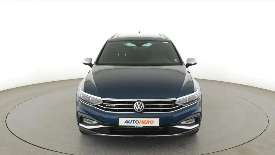 VOLKSWAGEN Passat -
