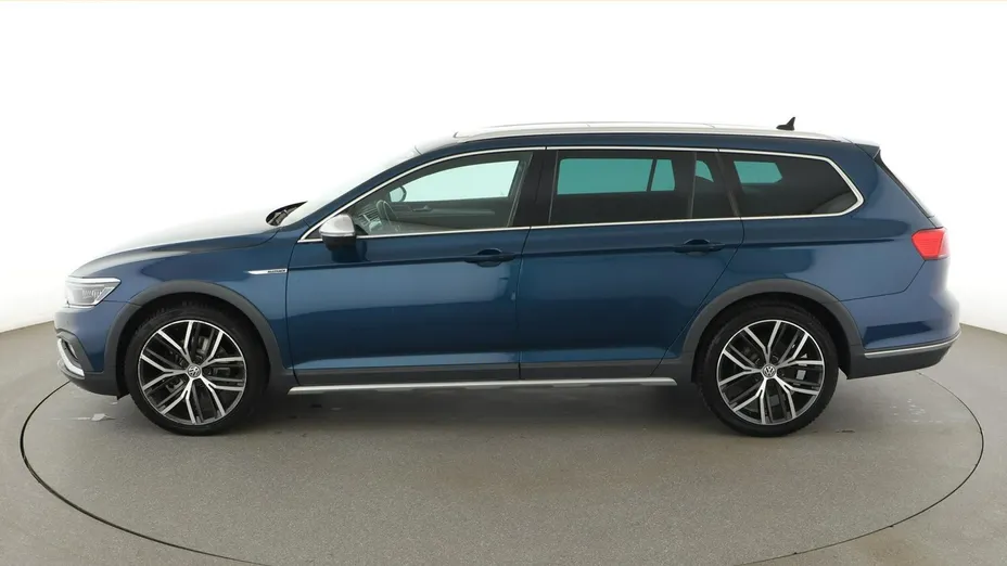 VOLKSWAGEN Passat -