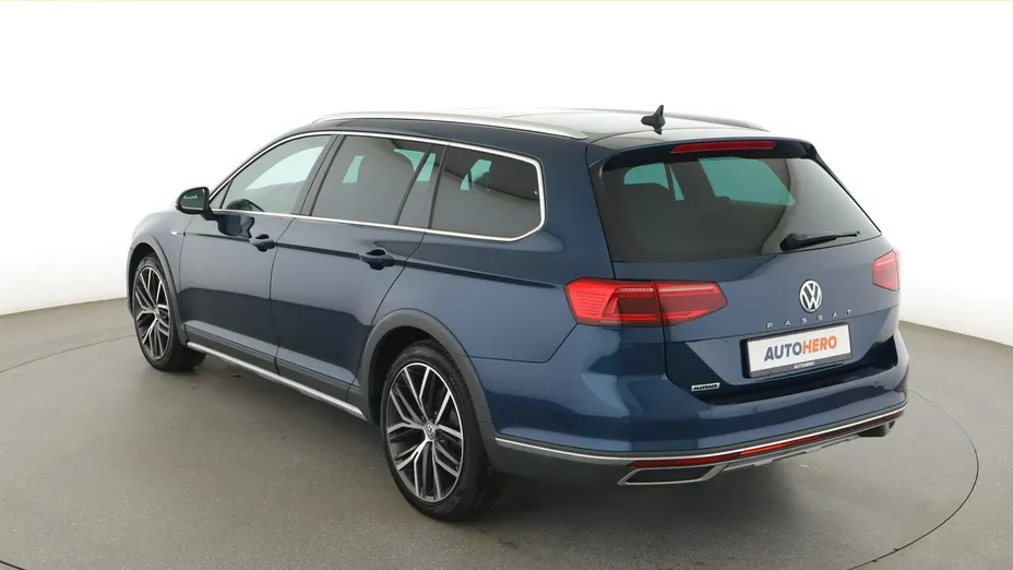 VOLKSWAGEN Passat -