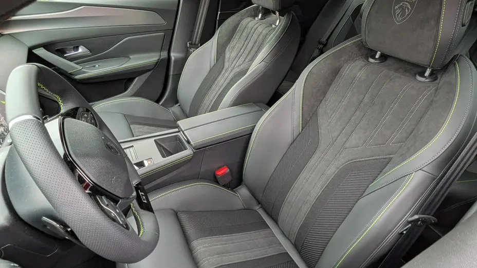 PEUGEOT 408 -