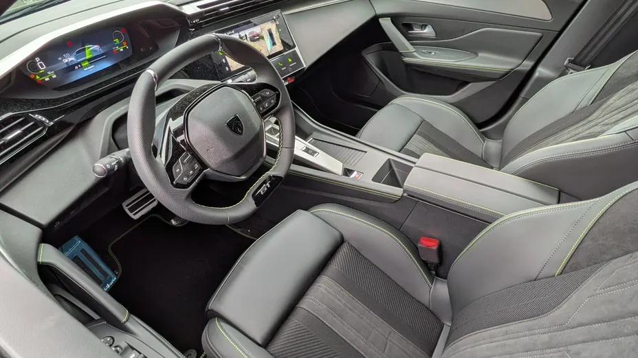 PEUGEOT 408 -