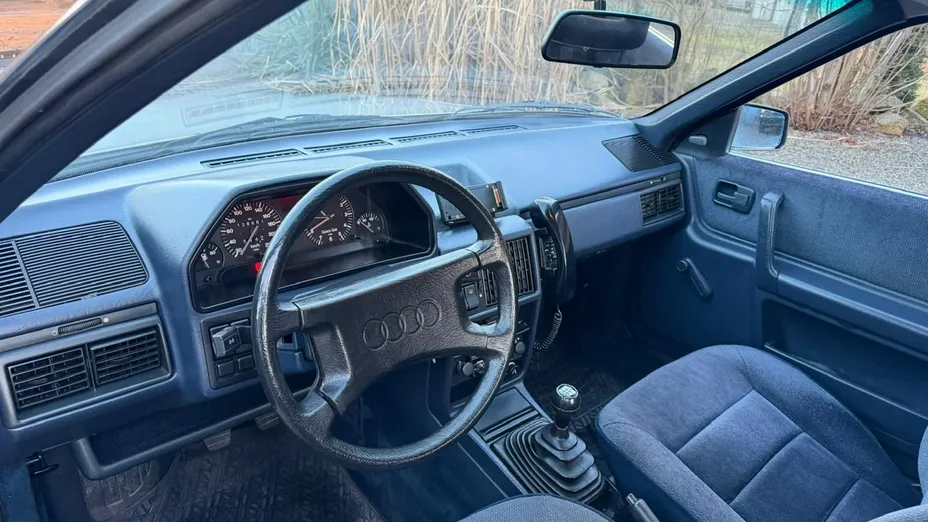 AUDI 100 -