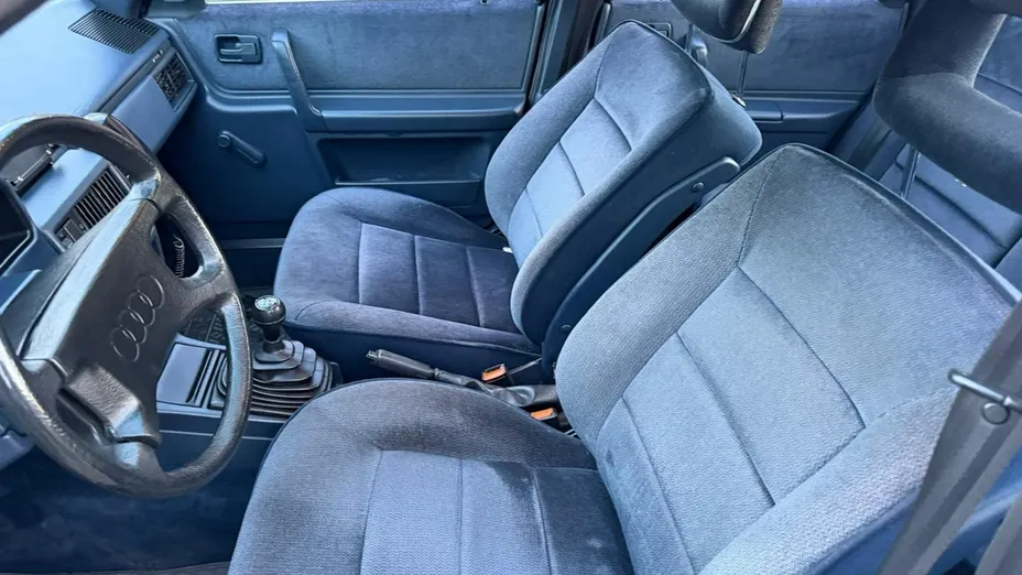 AUDI 100 -