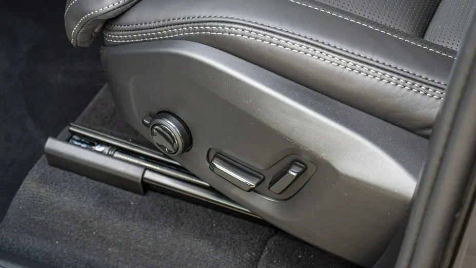 VOLVO XC90 -