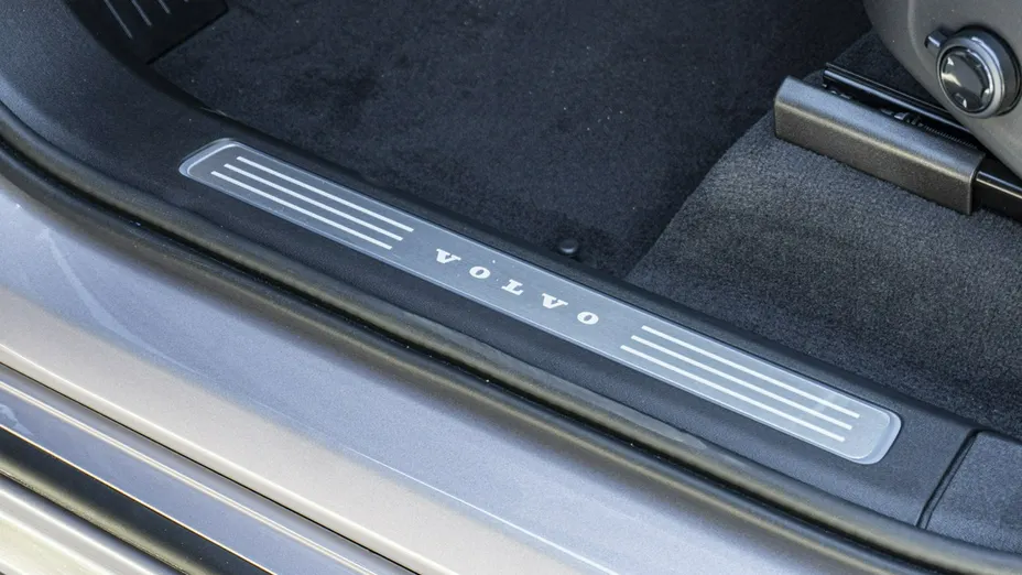VOLVO XC90 -