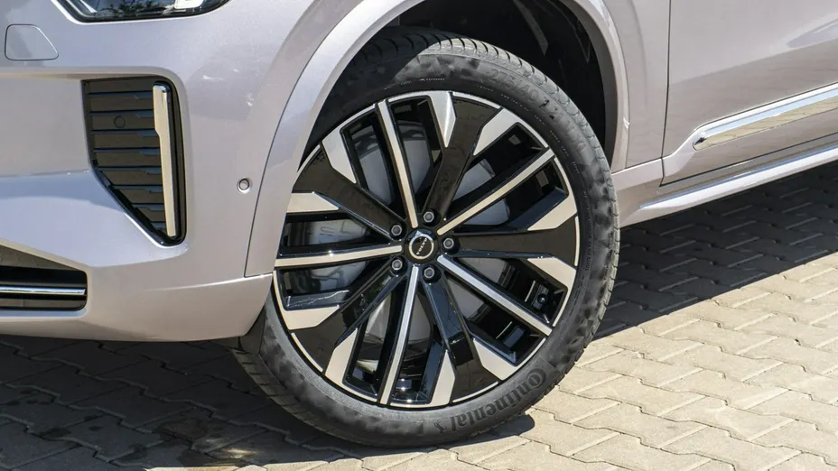 VOLVO XC90 -