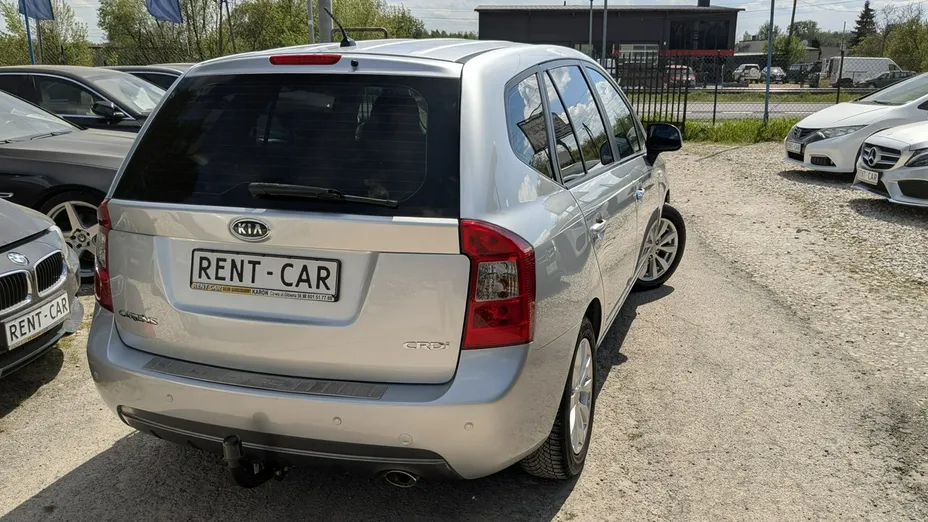 KIA Carens -