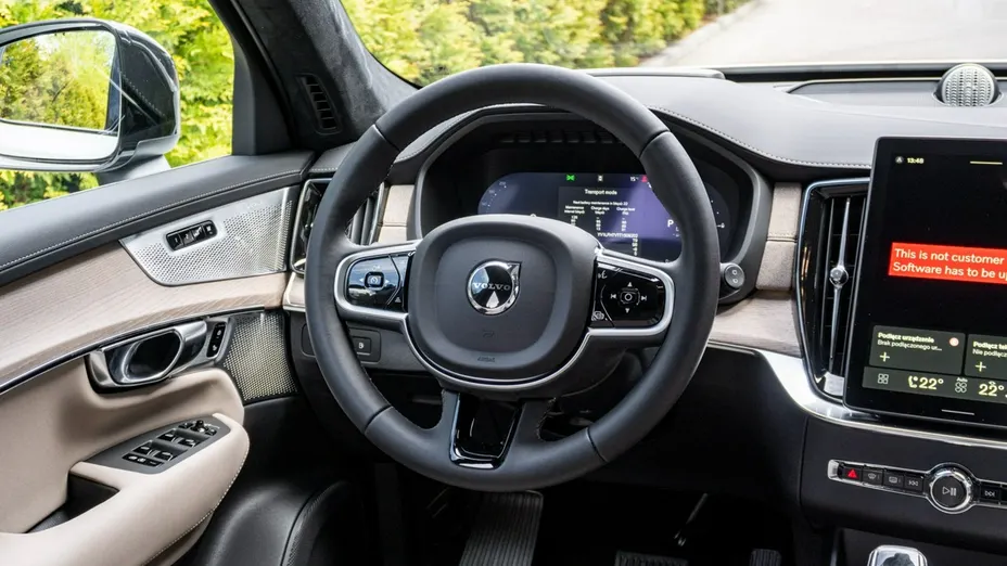 VOLVO XC90 -