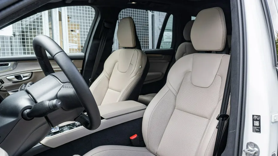 VOLVO XC90 -
