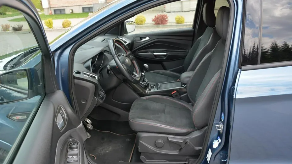 FORD Kuga -