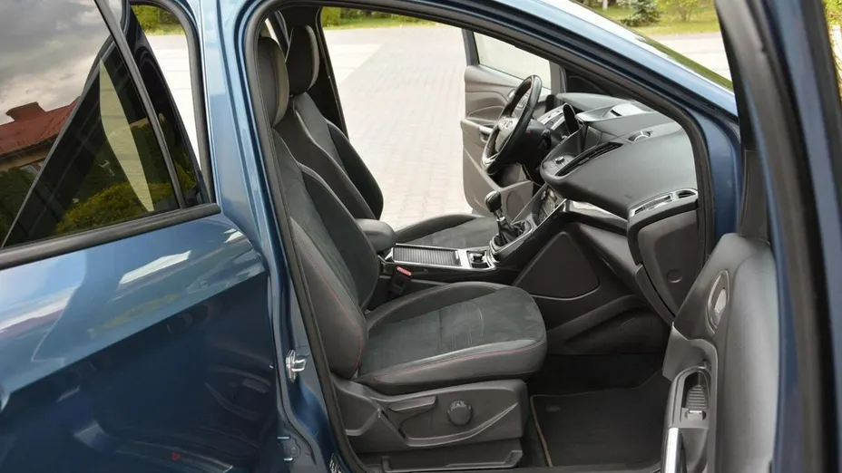 FORD Kuga -