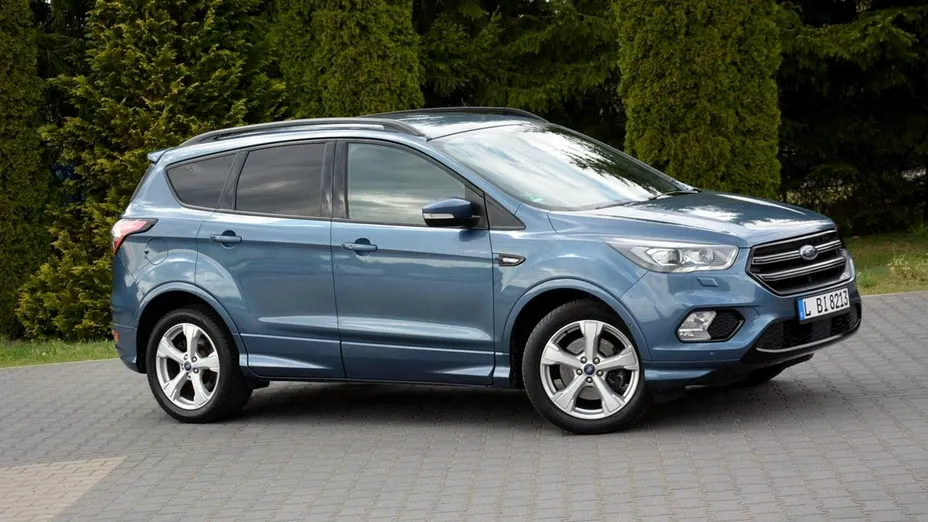 FORD Kuga -