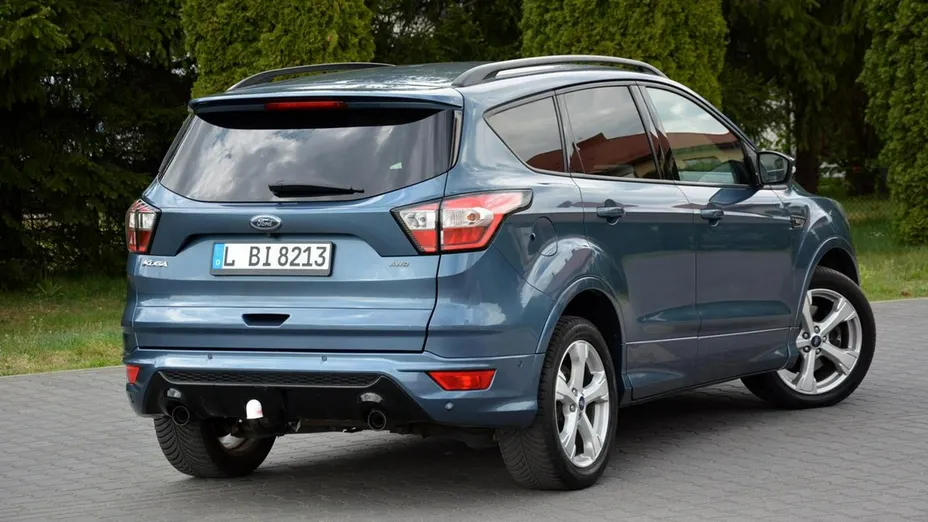 FORD Kuga -
