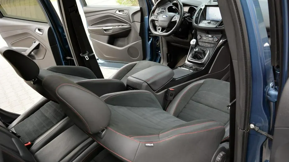 FORD Kuga -