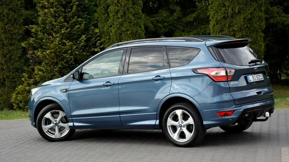 FORD Kuga -