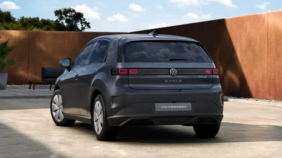 VOLKSWAGEN Polo -