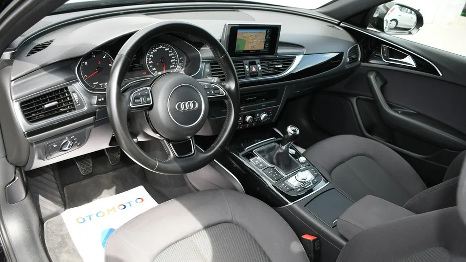 AUDI A6 -