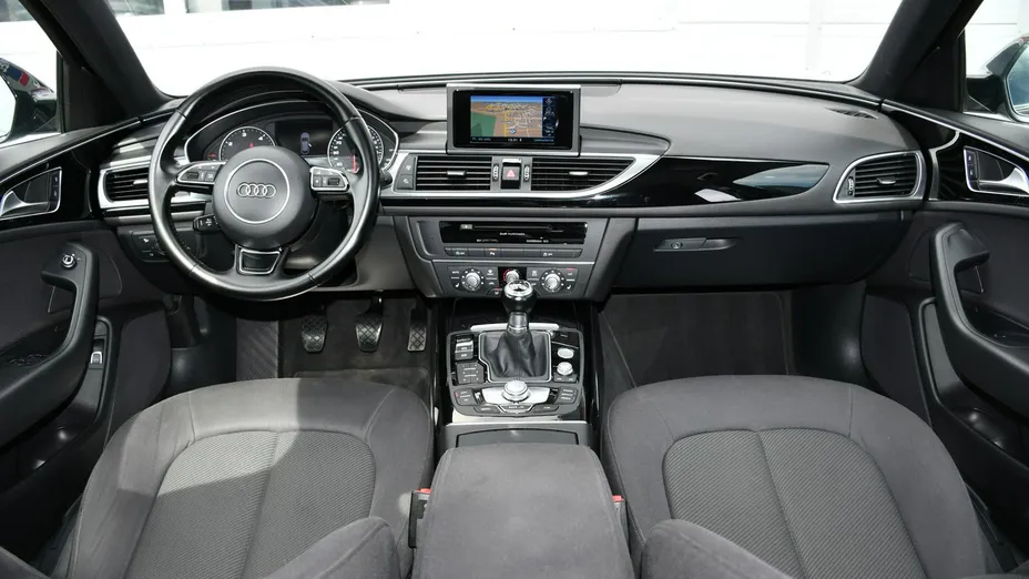 AUDI A6 -