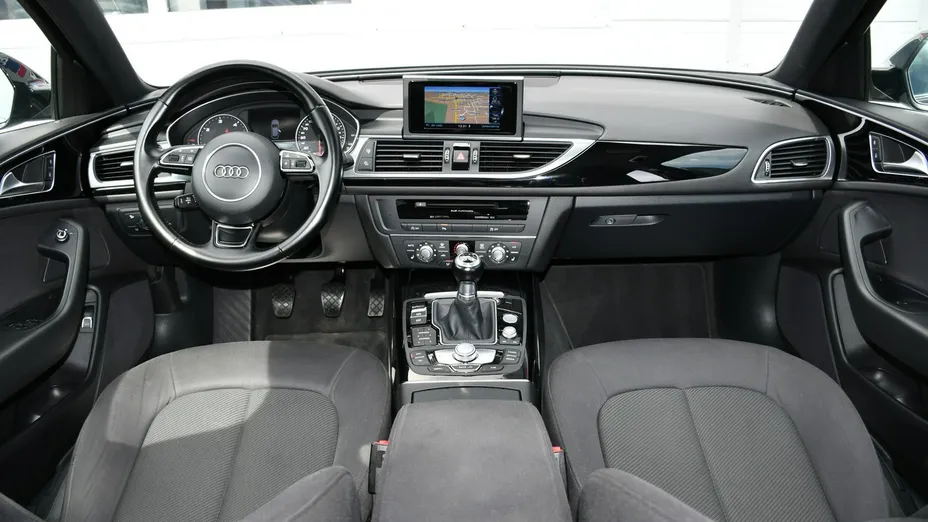 AUDI A6 -