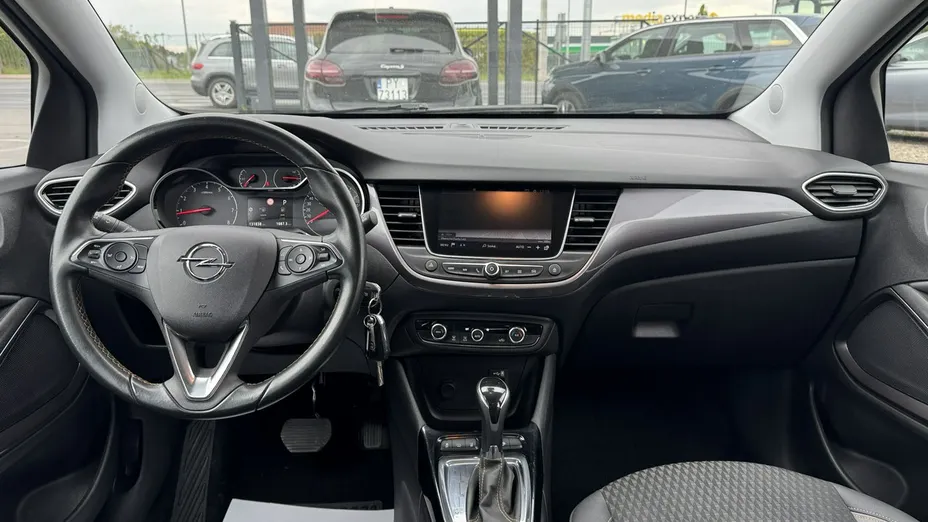 OPEL Crossland X -
