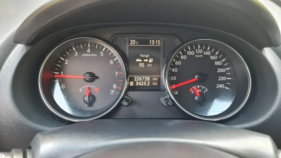 NISSAN Qashqai -