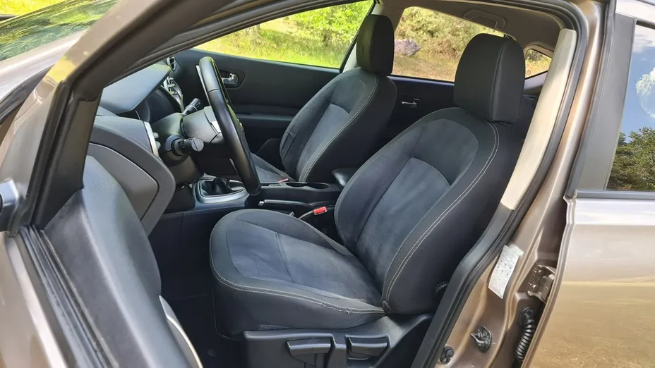 NISSAN Qashqai -