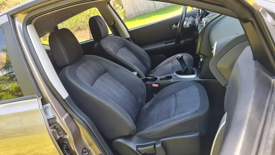 NISSAN Qashqai -