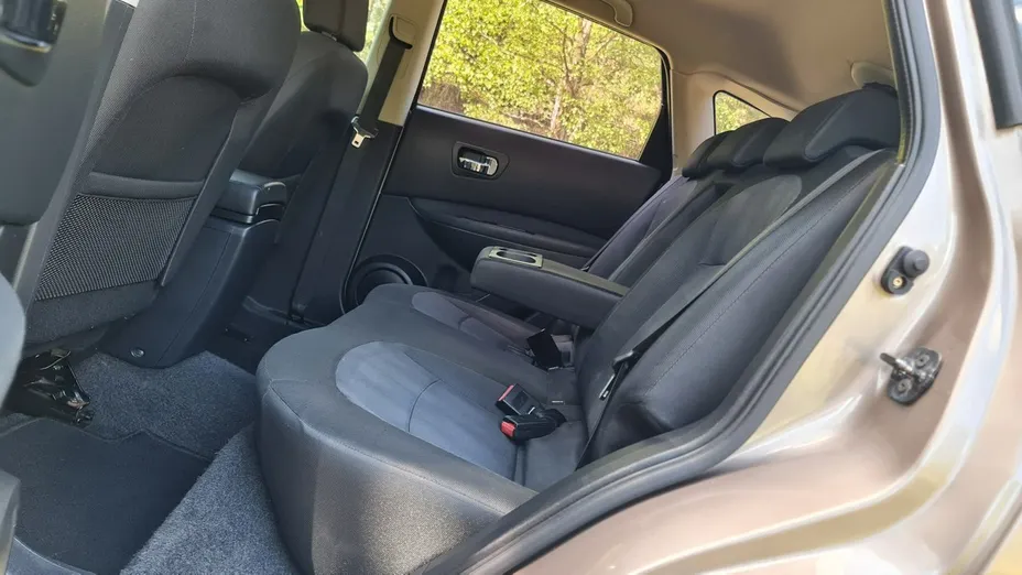 NISSAN Qashqai -
