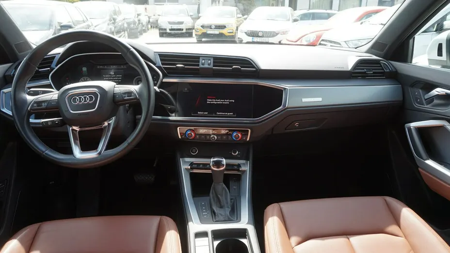 AUDI Q3 -