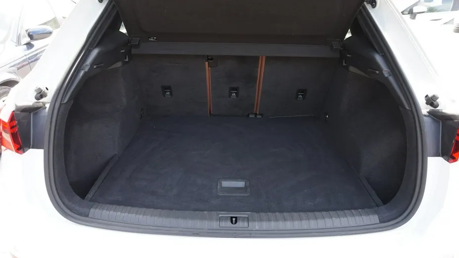 AUDI Q3 -