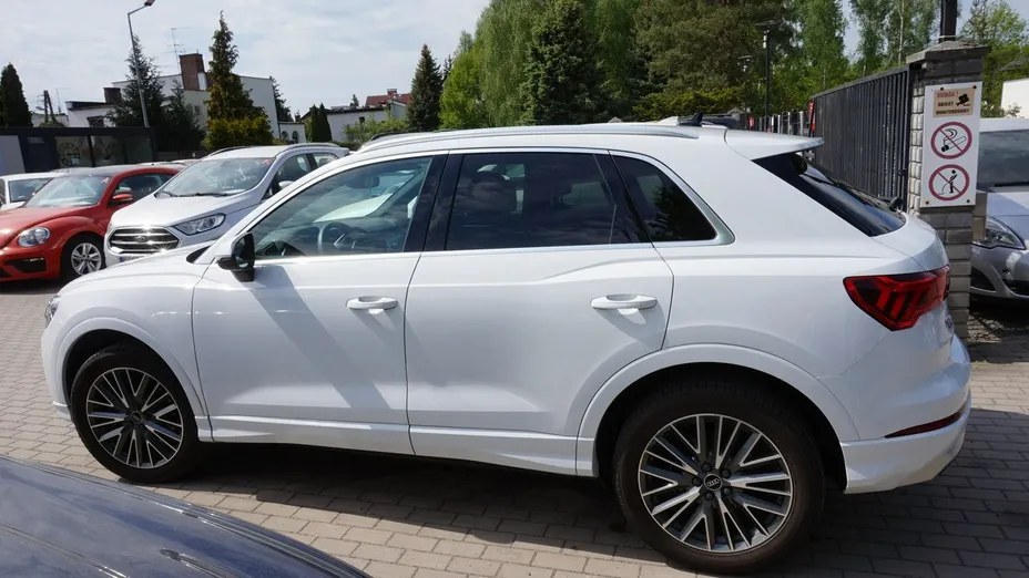 AUDI Q3 -