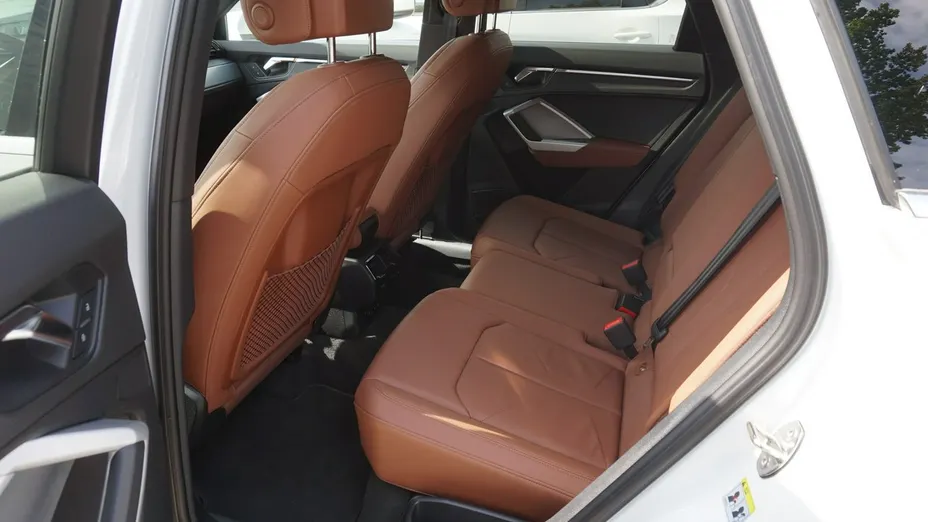AUDI Q3 -